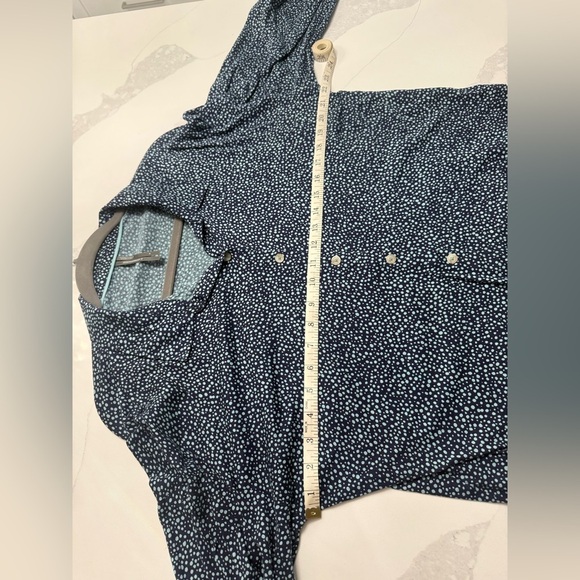 Anthropologie long sleeve button down women’s navy blue top size medium - Picture 5 of 6